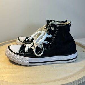 Hi Top Converse Black/white Kid’s Sneakers Sz 13